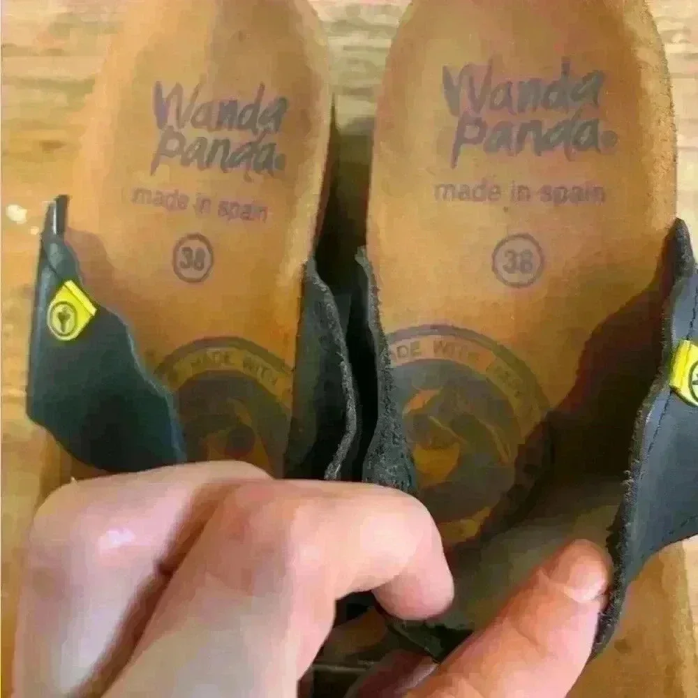 Wanda Panda leather wedge sandals 38 (7.5) Made in Spain